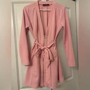 Cute pink dress. Size M.
